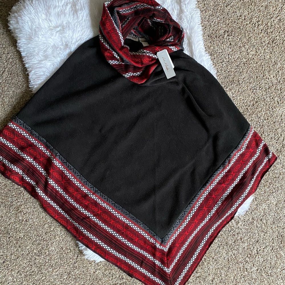 NEW Le Moda Sweater Poncho‎